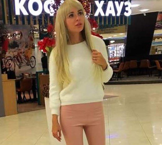 Анна Калашникова: модель превратилась в блондинку