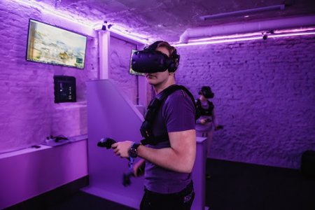 Играем в виртуальной реальности в ВИП клубе